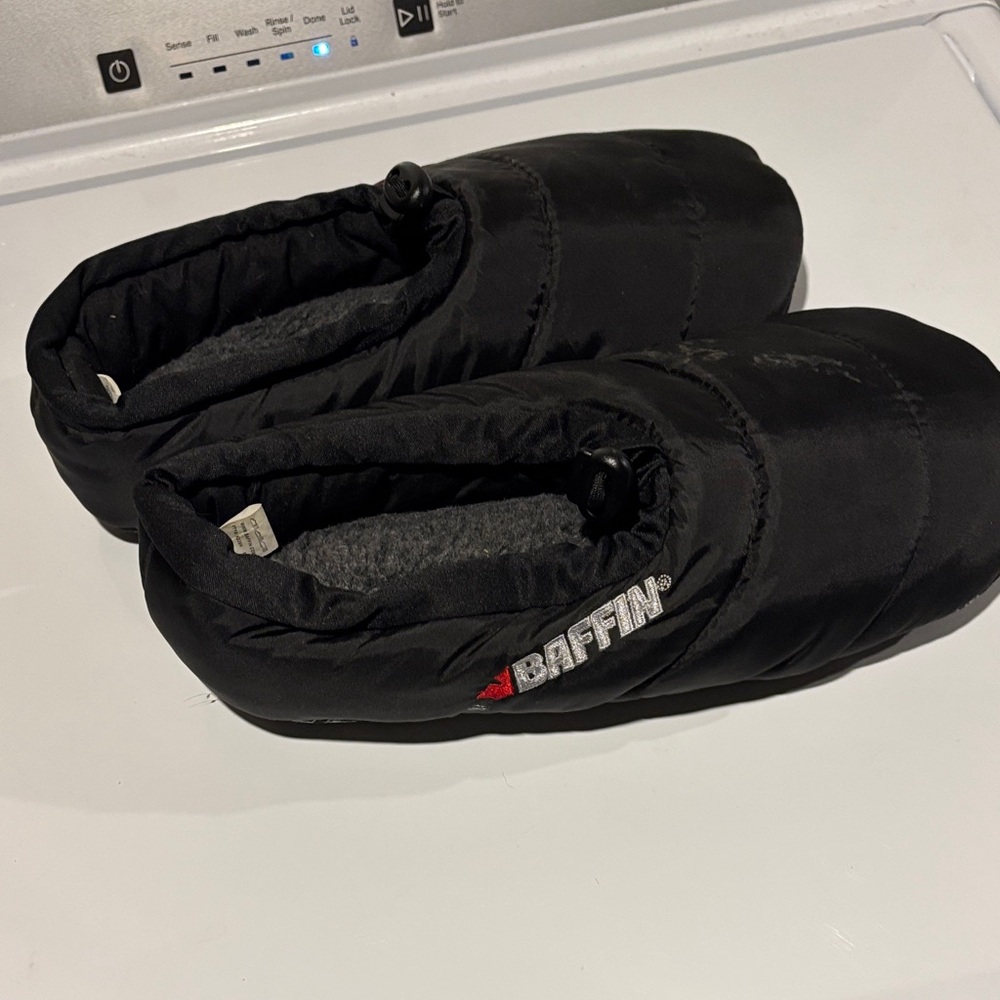 Baffin Black Insulated Slippers